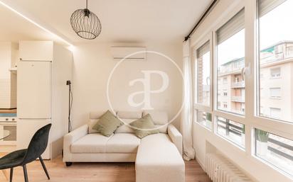 Living room of Flat for sale in  Madrid Capital  with Air Conditioner, Heating and Furnished