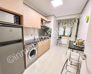 Cuina de Pis en venda en León Capital  amb Calefacció, Parquet i Terrassa