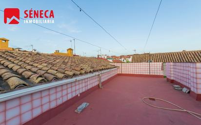 Vista exterior de Casa o xalet en venda en  Córdoba Capital amb Aire condicionat, Terrassa i Traster