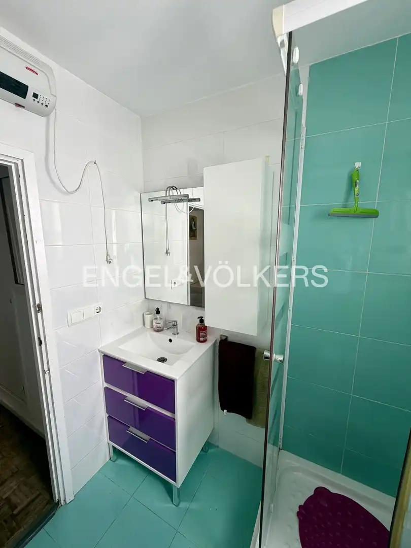 Baño de Piso de alquiler en Valencia con Calefacción, Parquet y Amueblado