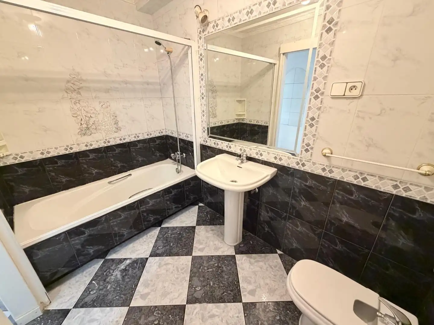 Bathroom of Flat for sale in Málaga