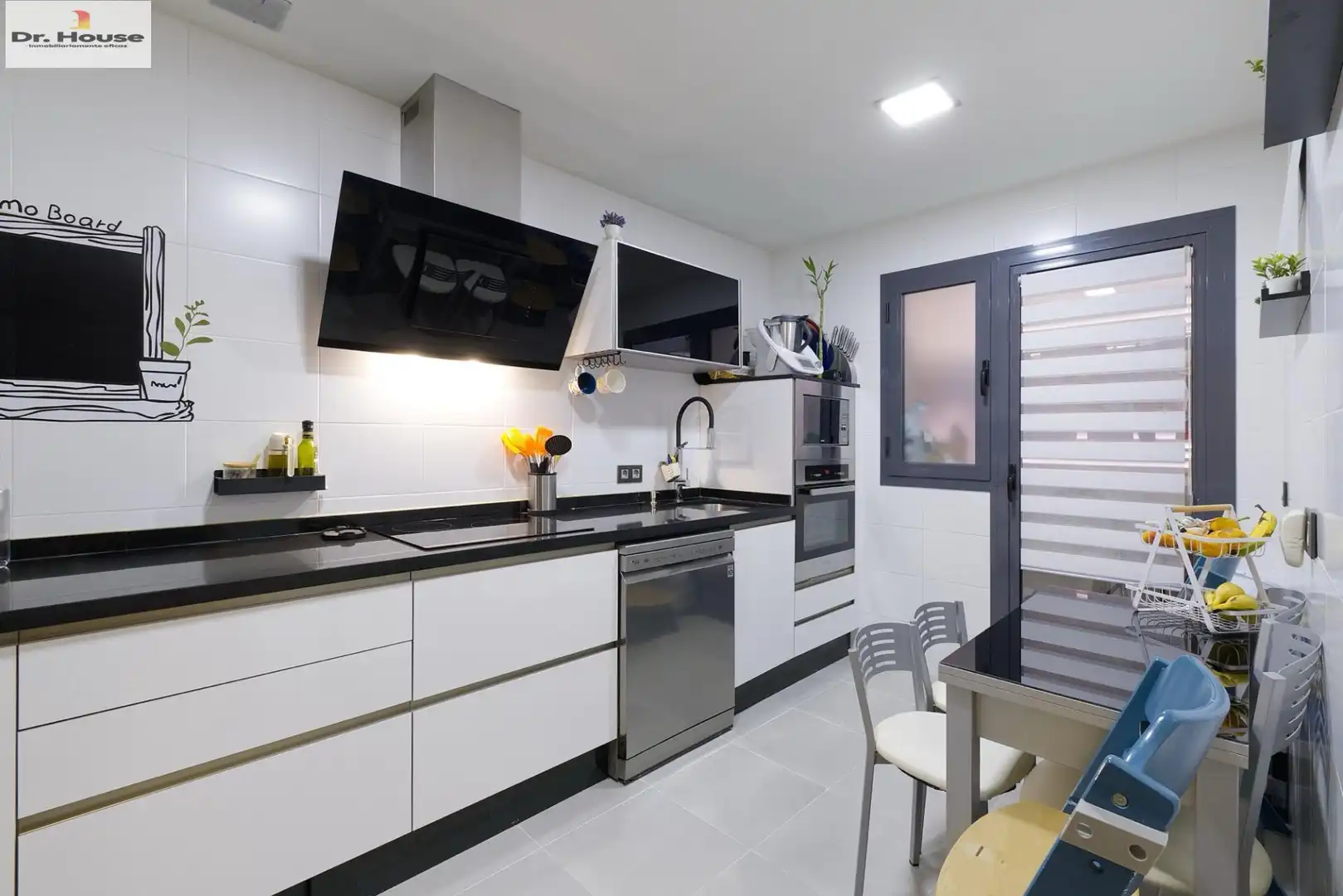 Kitchen of Flat for sale in Málaga  with Air Conditioner, Heating and Storage room