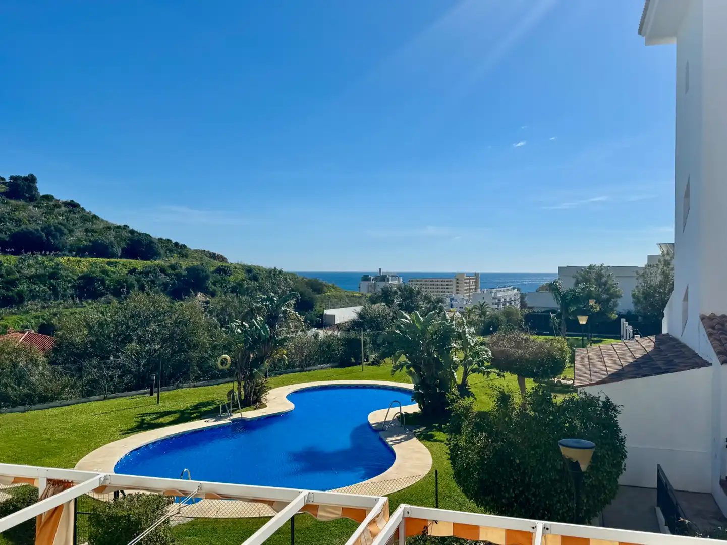 Vista exterior de Apartament en venda en Benalmádena amb Aire condicionat, Terrassa i Moblat