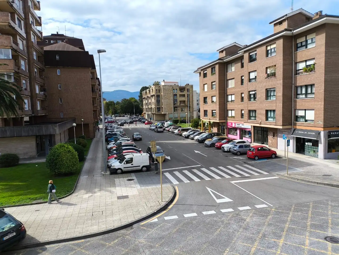 Vista exterior de Pis en venda en Torrelavega  amb Terrassa i Balcó