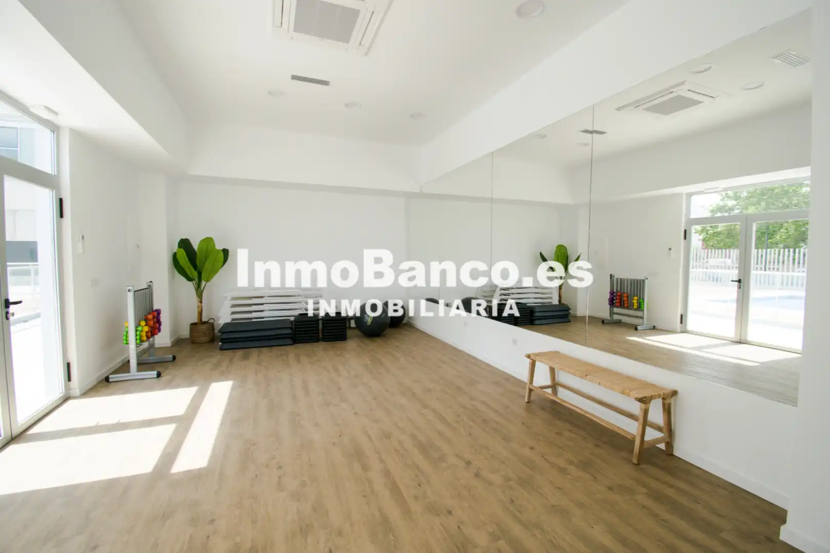 Flat for rent in Valencia  with Air Conditioner, Heating and Storage room