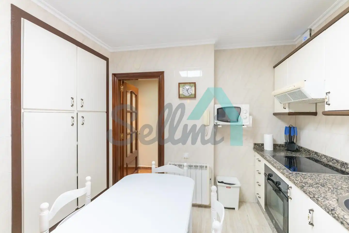 Kitchen of Flat for rent in Gijón   with Heating, Furnished and Internet
