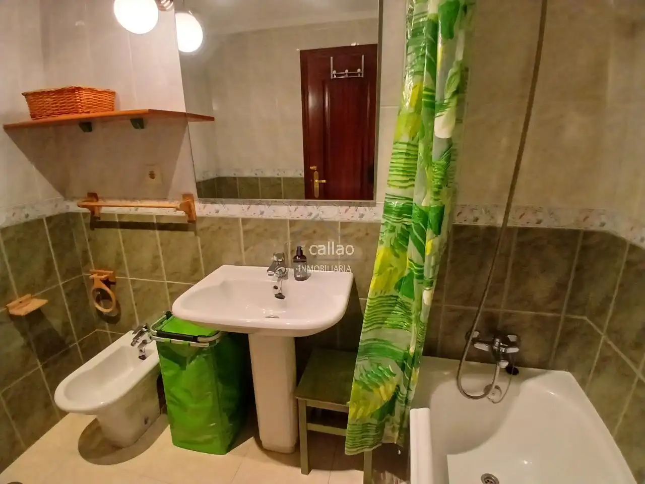 Bany de Apartament de lloguer en Ares amb Moblat