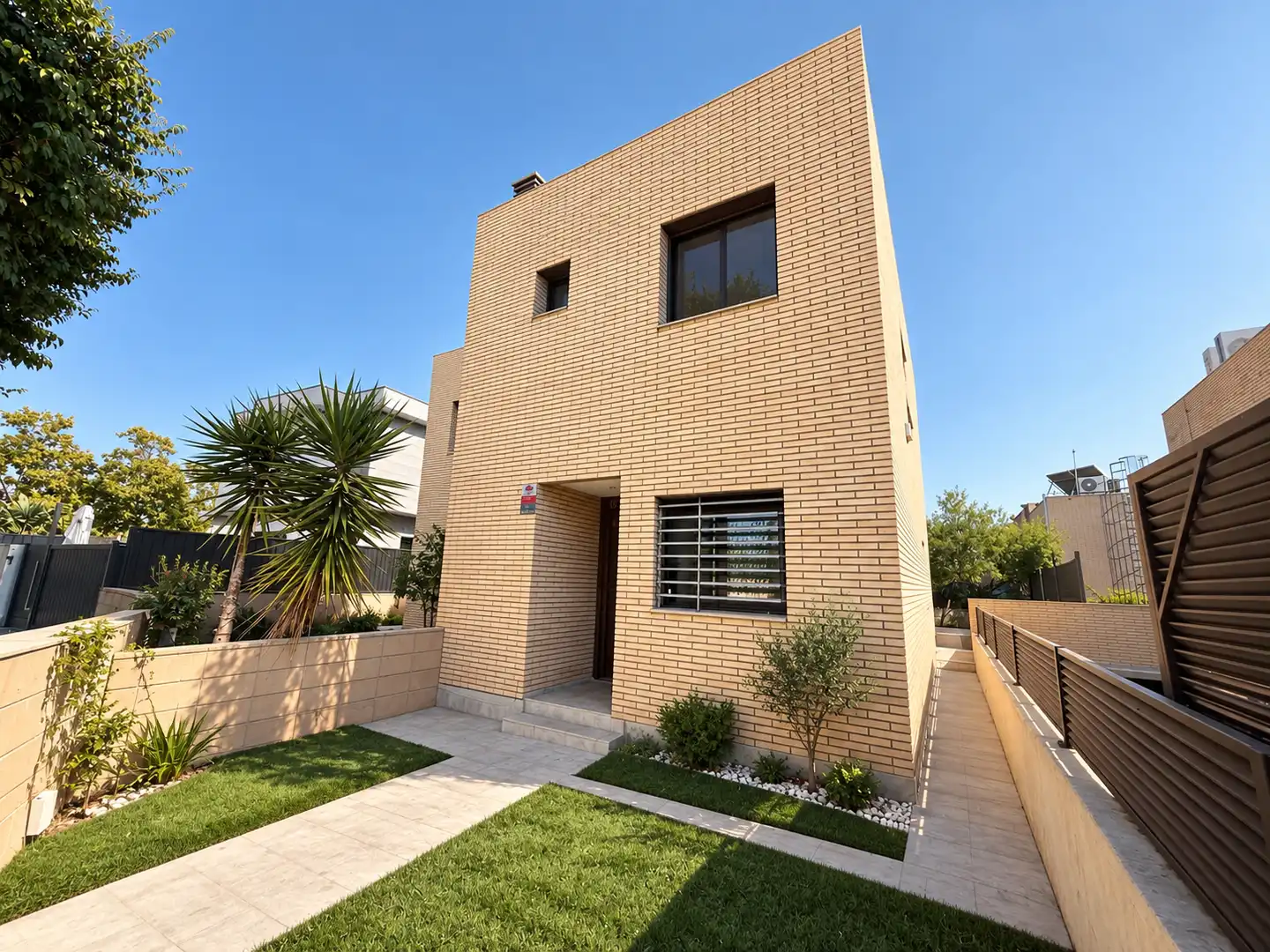 Vista exterior de Casa o chalet en venta en Vilanova i la Geltrú con Aire acondicionado, Calefacción y Jardín privado