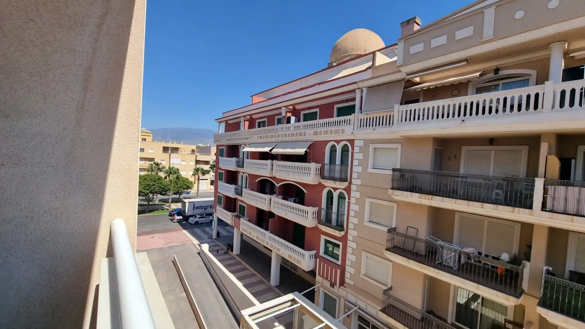 Vista exterior de Apartament en venda en Roquetas de Mar amb Aire condicionat, Parquet i Terrassa