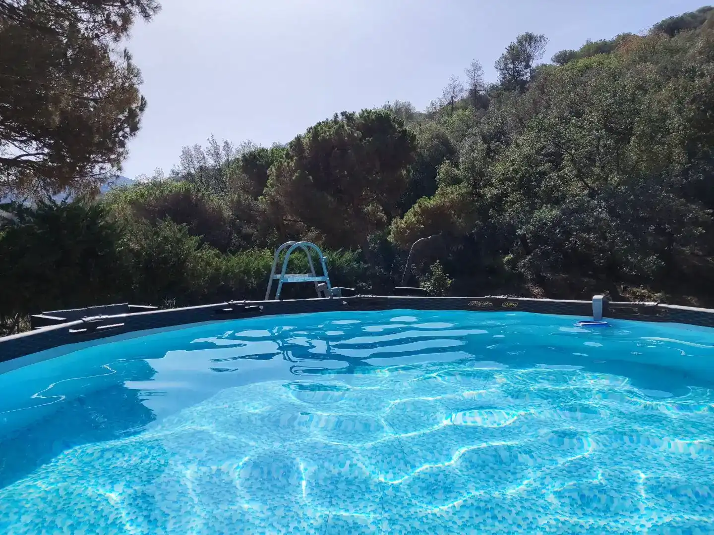 Schwimmbecken von Loft zur Miete in Vallromanes mit Klimaanlage, Abstellraum und Schwimmbad