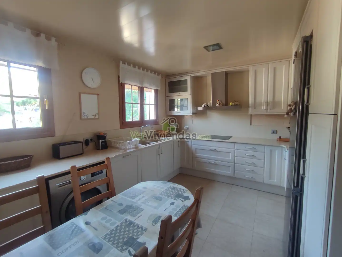 Cocina de Casa o chalet en venta en Vallirana con Aire acondicionado, Calefacción y Jardín privado