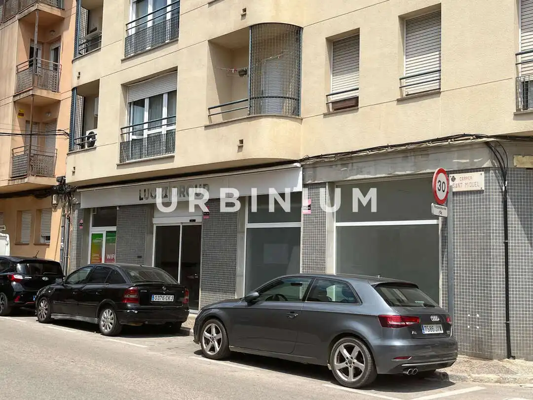 Vista exterior de Local de lloguer en Girona