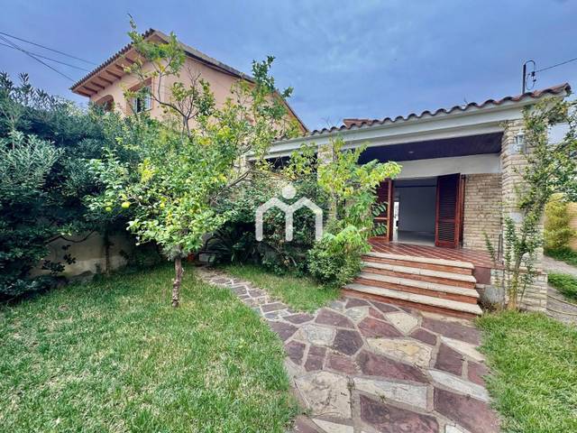 Casa-chalet en Venta en Zona Alta