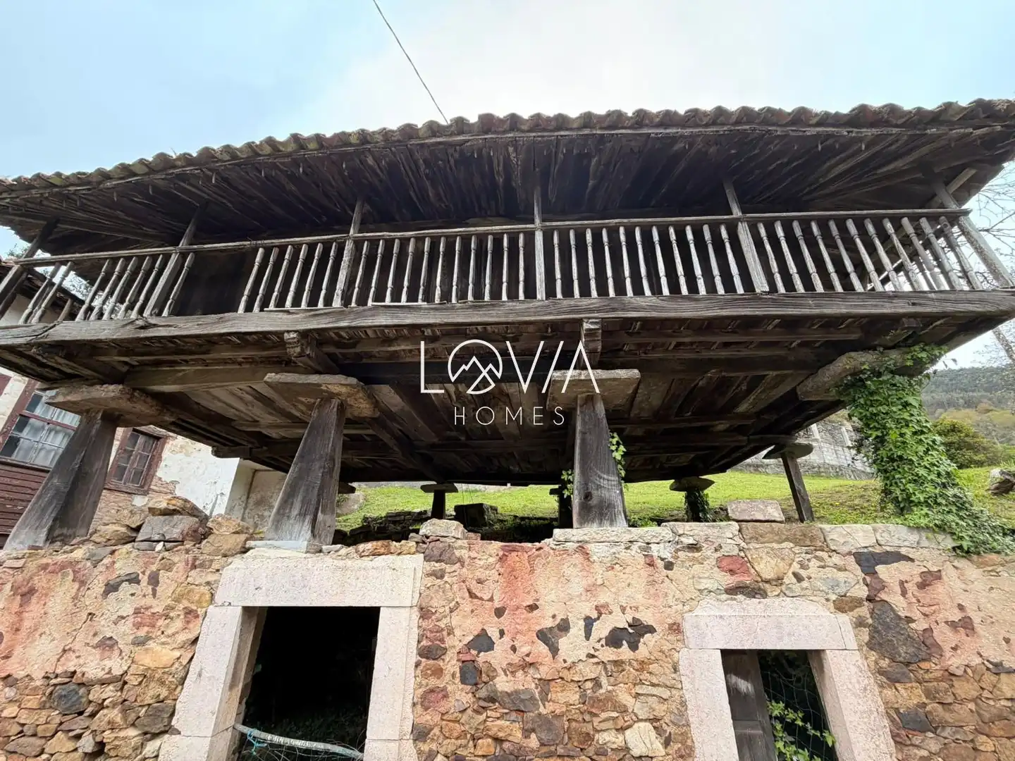 Vista exterior de Casa o xalet en venda en Pravia amb Jardí privat