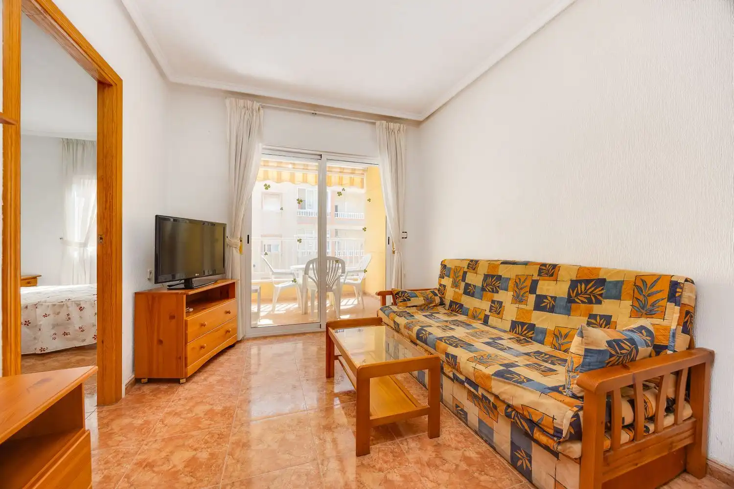 Piso con terraza en venta en Avenida Diego Ramírez Pastor 192, imagen 4