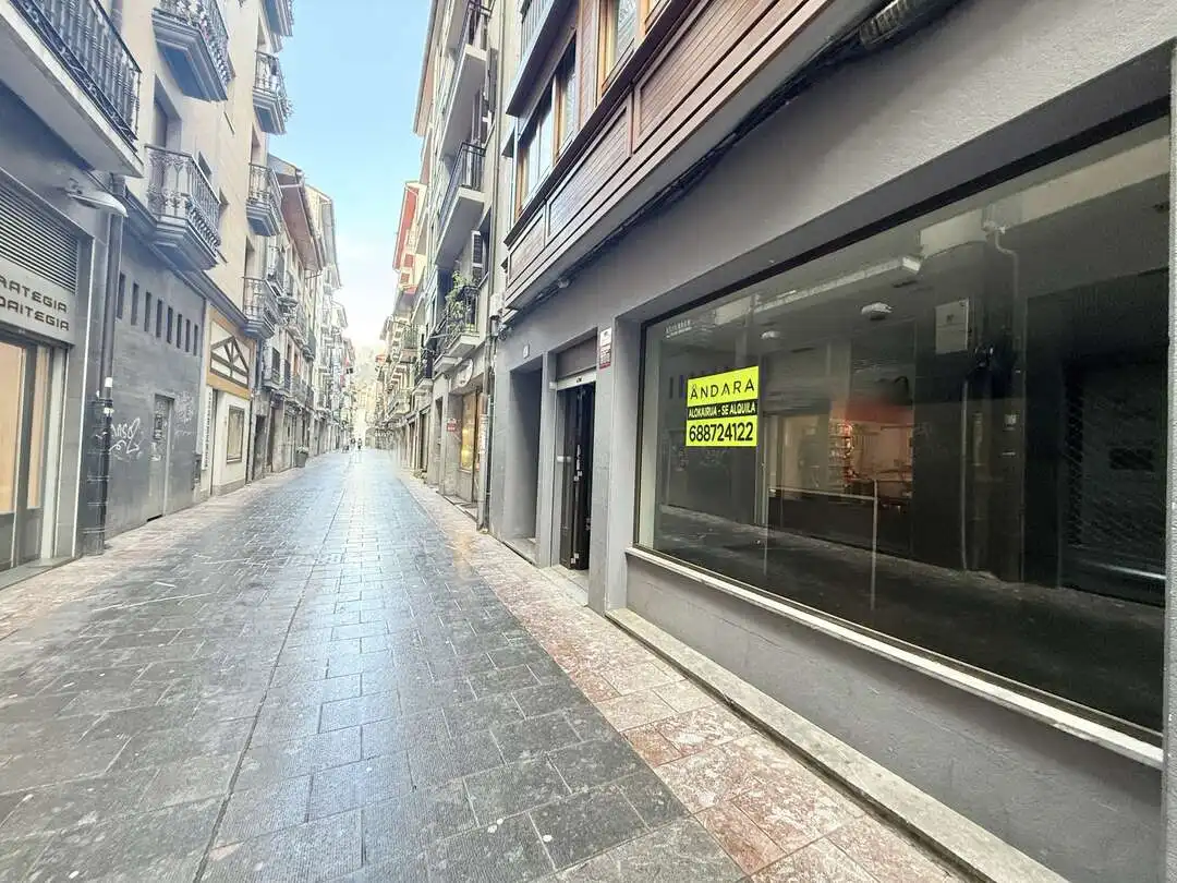 Local comercial en alquiler en San Bartolome Kalea