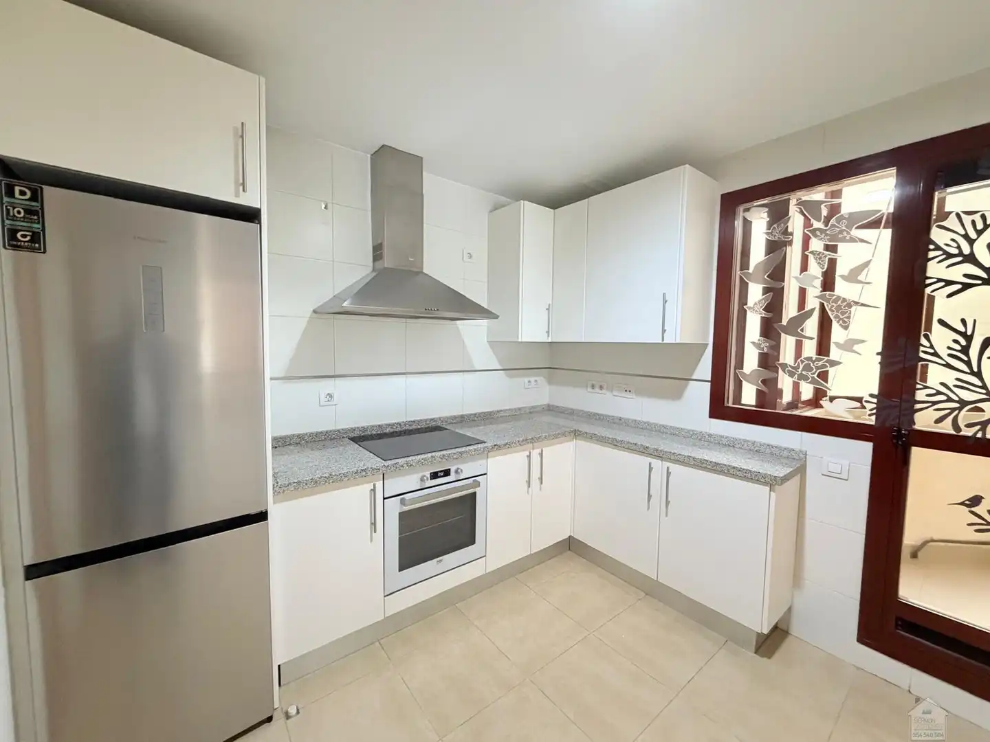 Kitchen of Flat for rent in Sevilla  with Air Conditioner, Storage room and Community pool