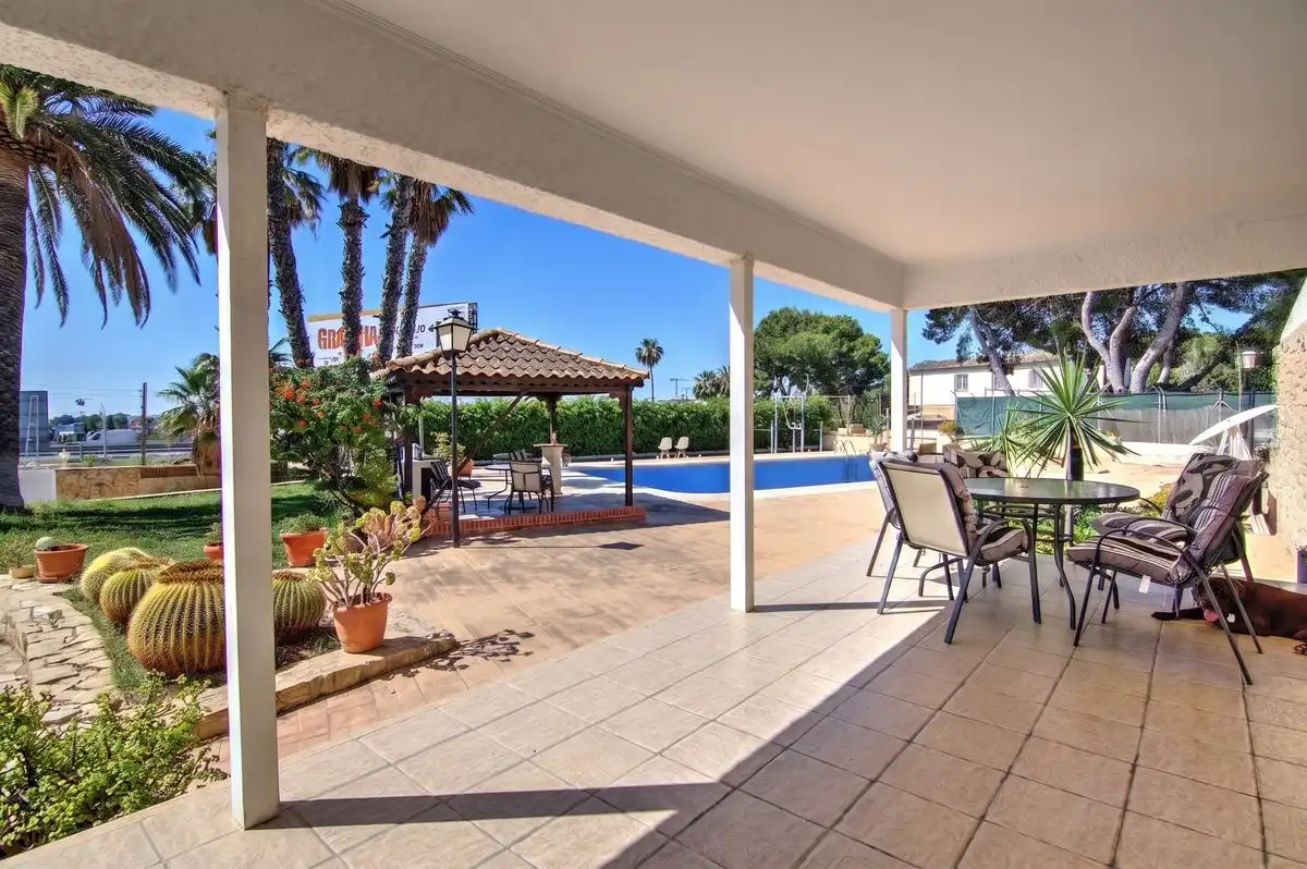 Maison avec terrasse à vendre à Carrer Riu Vinalopo