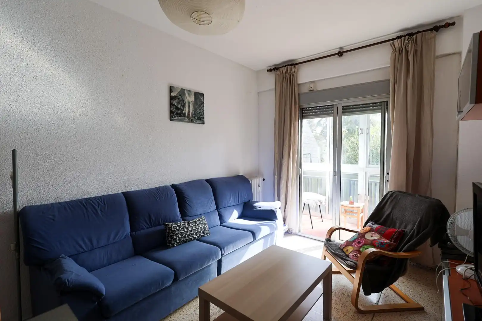 Sala d'estar de Pis en venda en Granada amb Calefacció, Moblat i Balcó
