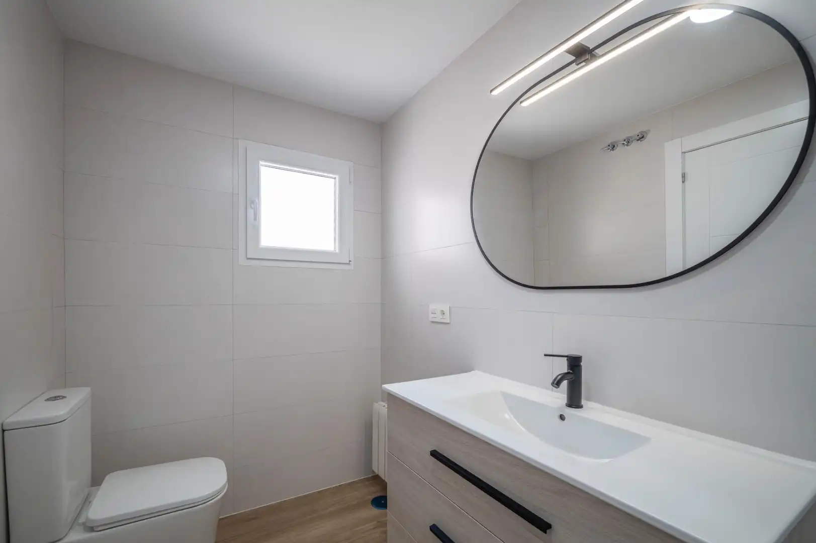 Bathroom of Attic for sale in Granada  with Air Conditioner, Heating and Private garden