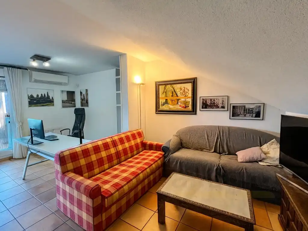 Sala d'estar de Dúplex en venda en Las Rozas de Madrid