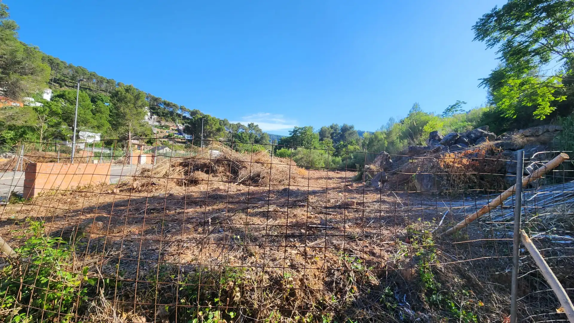 Haus oder Chalet zum Verkauf in Vallirana mit Klimaanlage, Heizung und Privatgarten