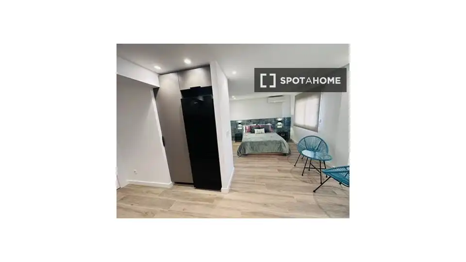 Bedroom of Study for share in El Campello  with Air Conditioner, Terrace and Furnished