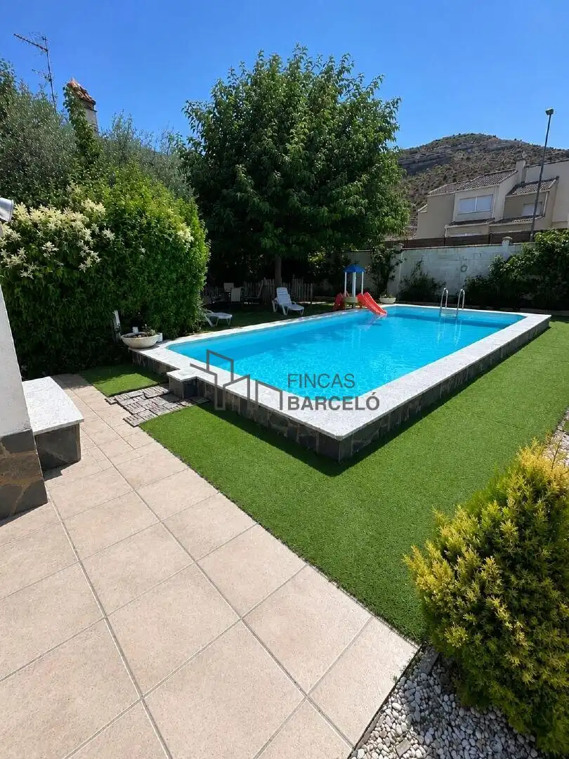 Piscina de Casa o xalet en venda en Cadrete