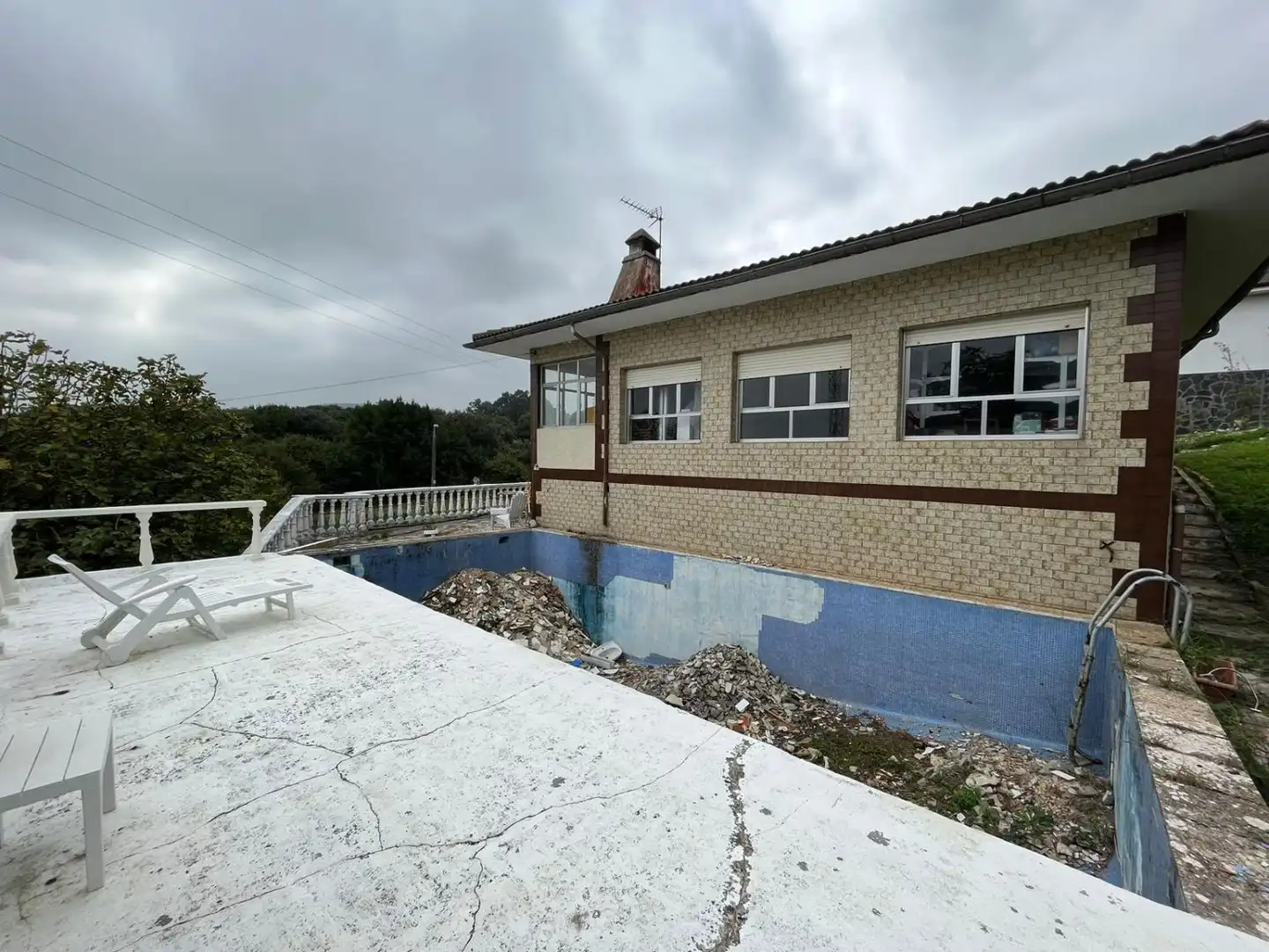 Piscina de Casa o xalet en venda en Arnuero amb Terrassa i Traster