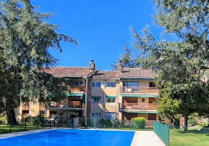 Exterior view of Flat for sale in El Escorial  with Heating, Private garden and Terrace