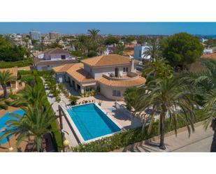 Vista exterior de Casa o xalet en venda en Orihuela amb Aire condicionat, Jardí privat i Piscina