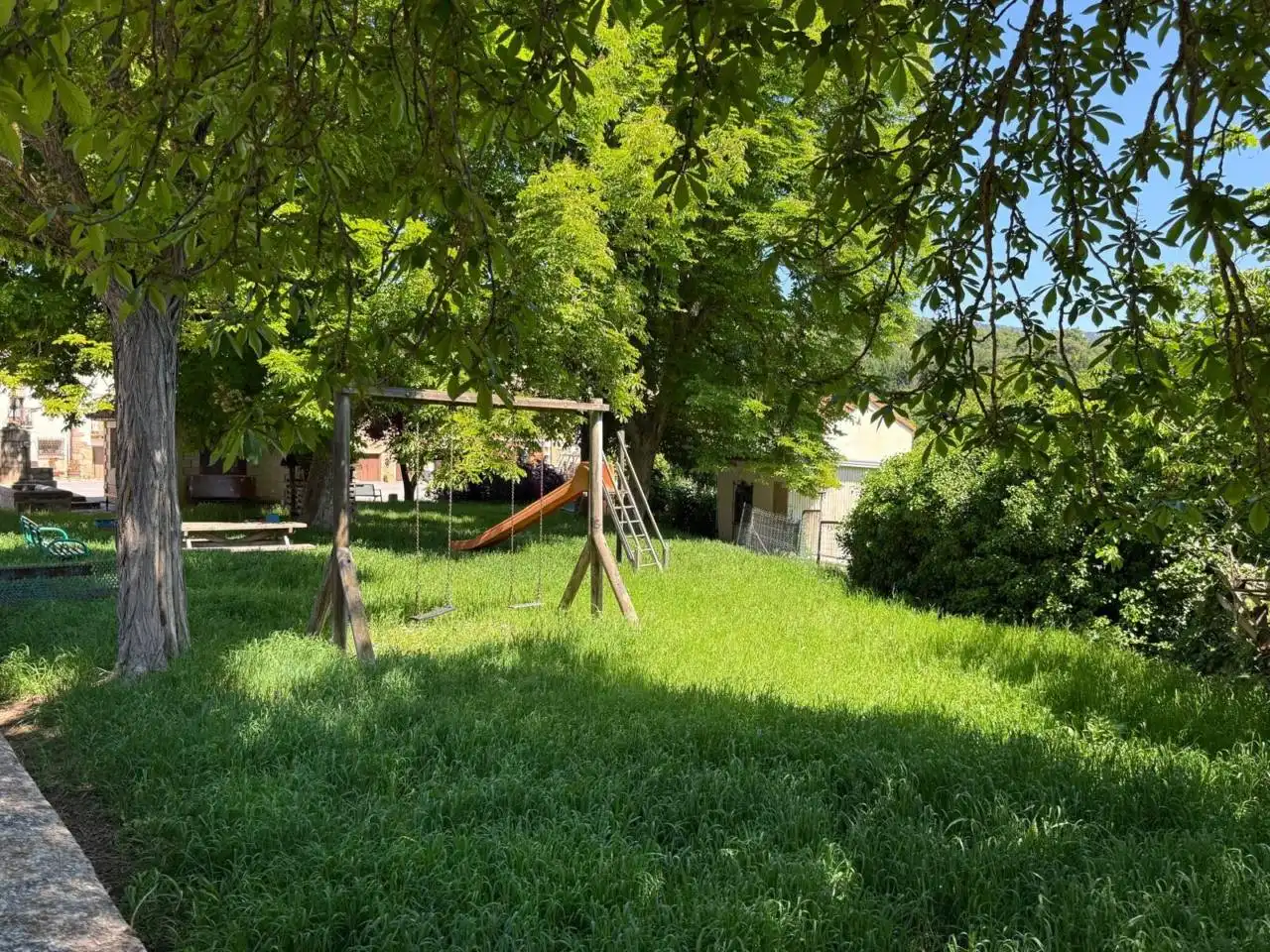 Casa adosada en venta en Oña