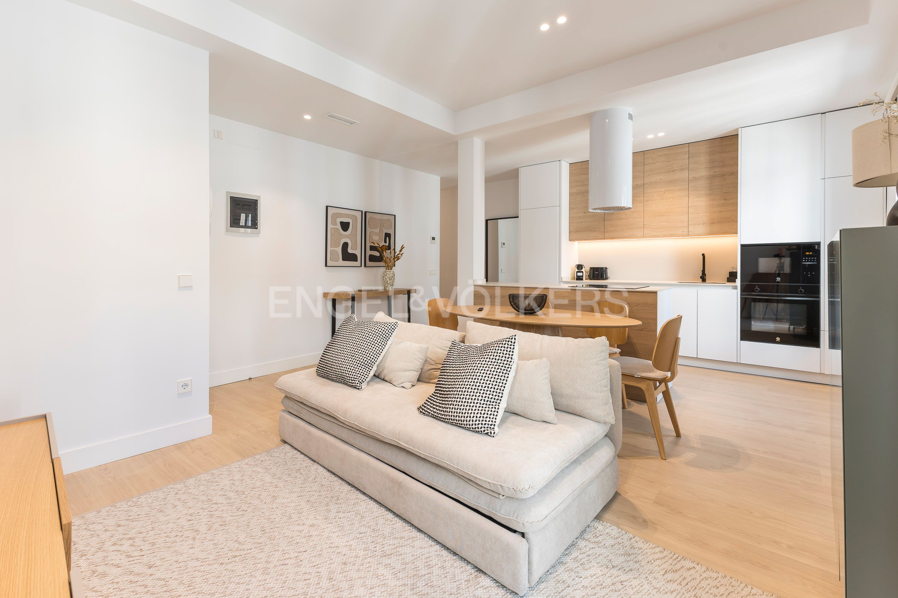 Living room of Apartment for sale in  Madrid Capital  with Air Conditioner, Heating and Furnished