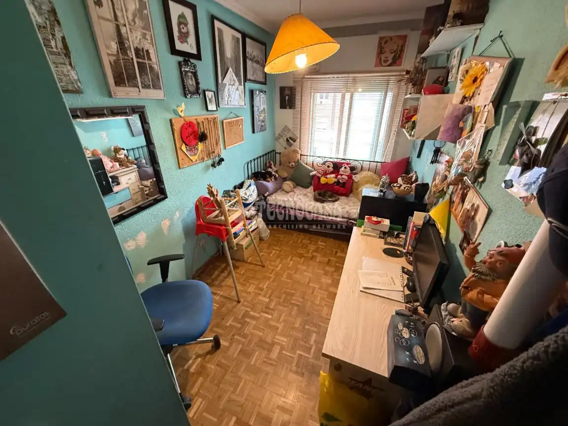 Bedroom of Flat for sale in Madrid