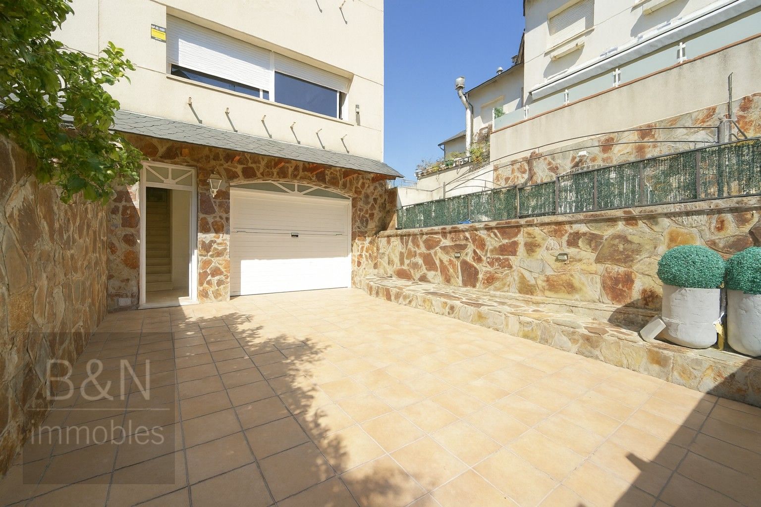 Vista exterior de Casa o xalet en venda en Viladecavalls amb Calefacció, Terrassa i Piscina