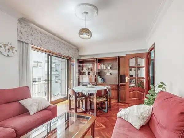 Living room of Flat for sale in Vigo   with Heating, Parquet flooring and Terrace