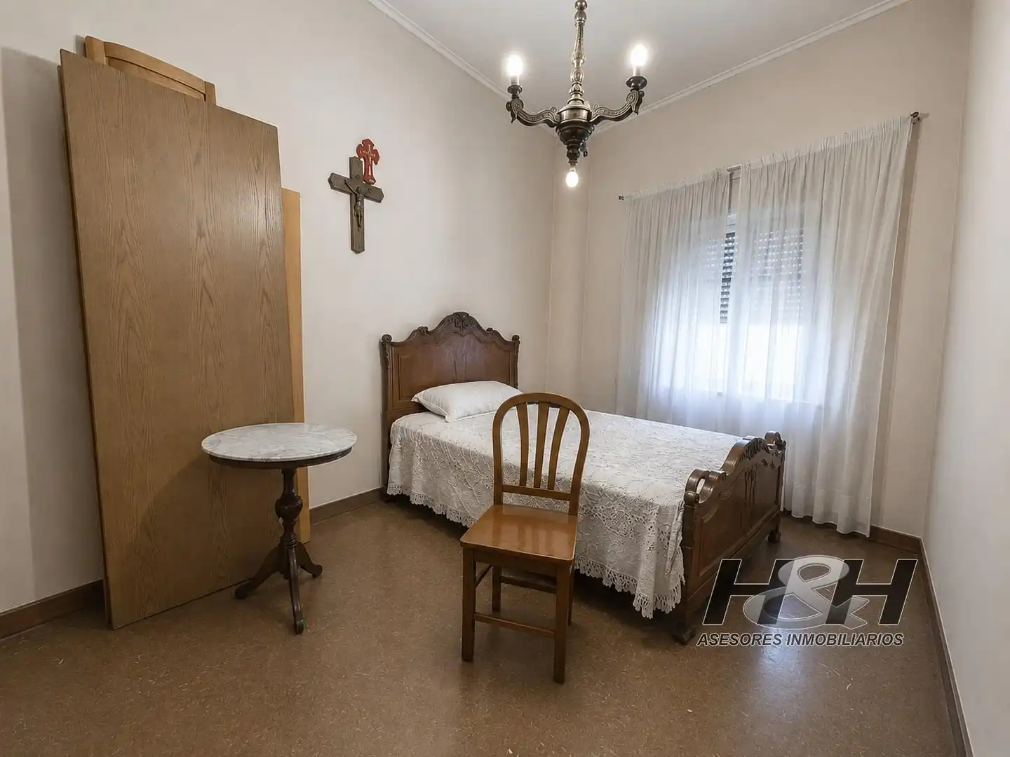 Habitación de Casa o chalet en venta en Burjassot