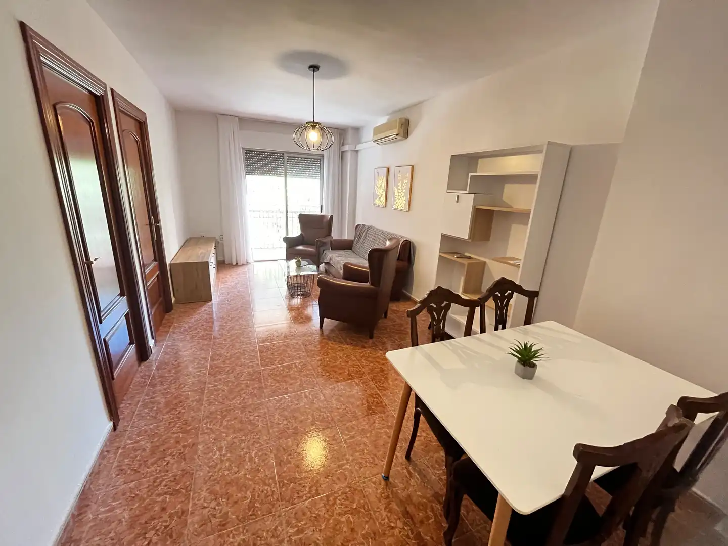 Sala de estar de Piso de alquiler en Granada con Aire acondicionado, Terraza y Amueblado