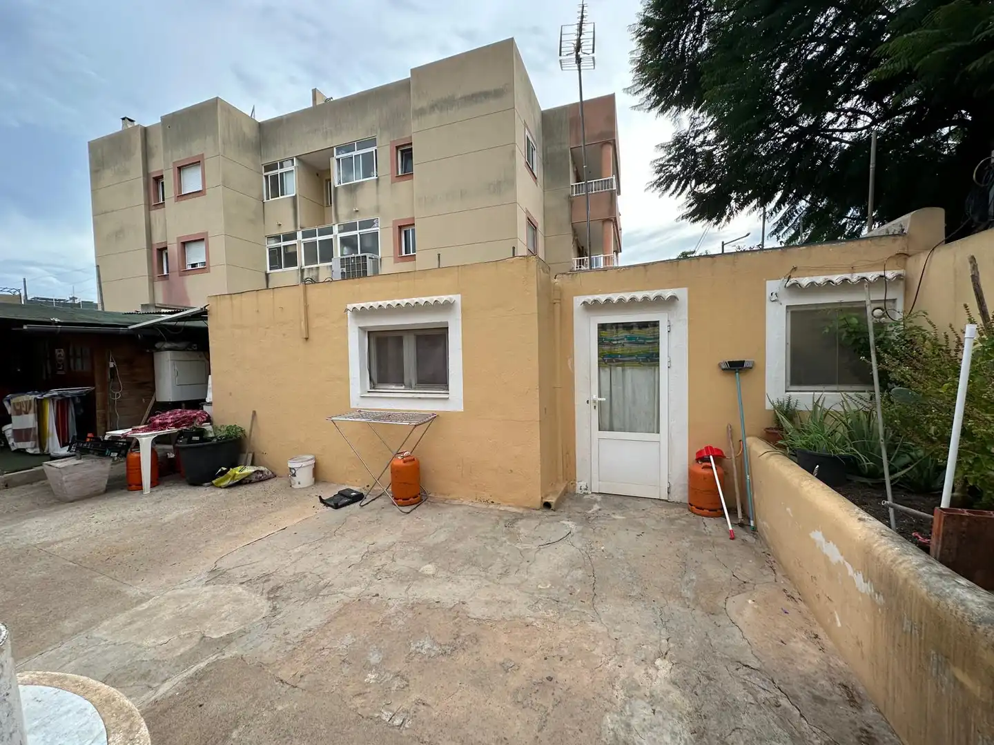 Vista exterior de Casa o xalet en venda en Eivissa amb Aire condicionat, Jardí privat i Terrassa