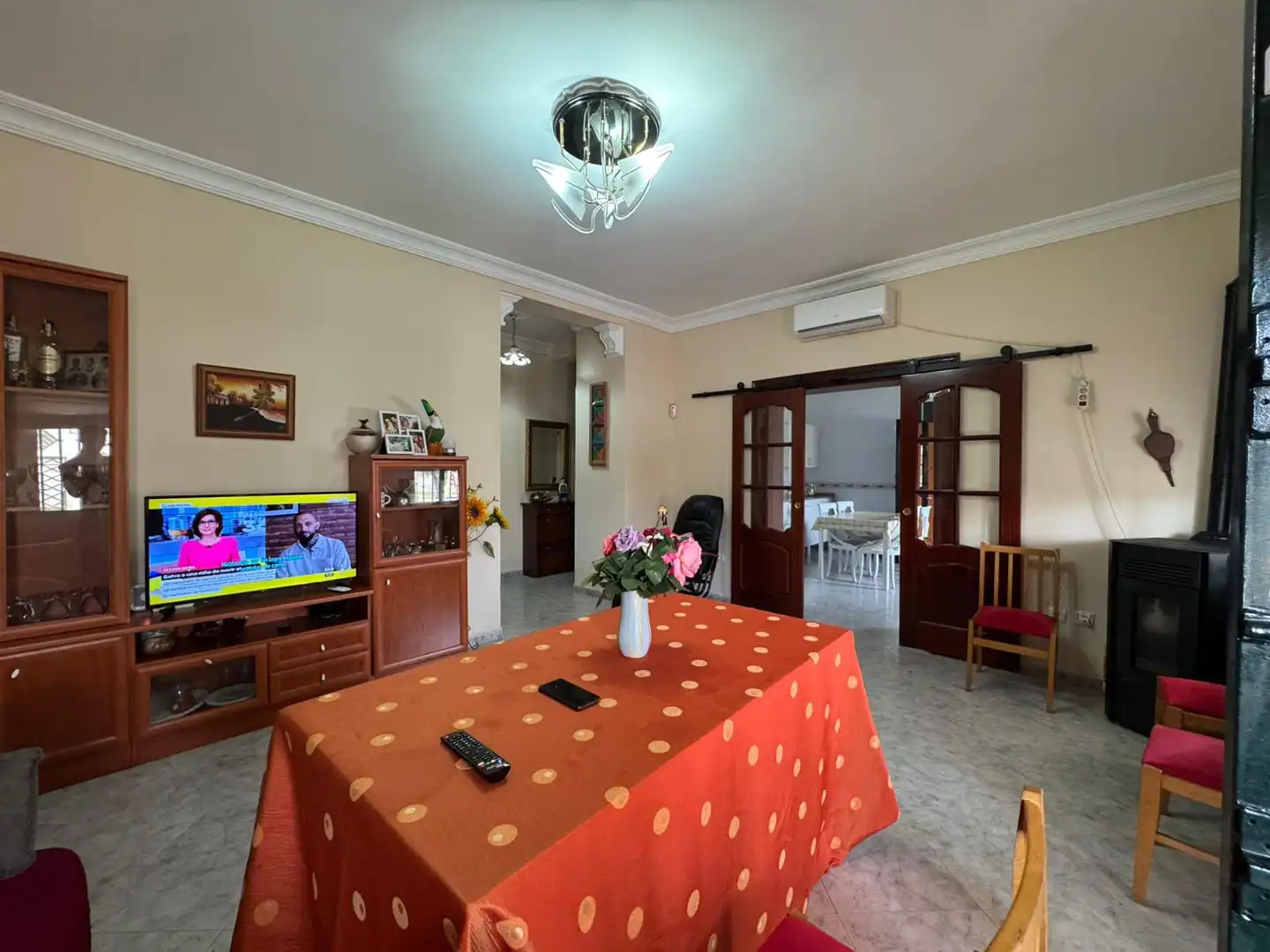 Sala de estar de Casa o chalet en venta en Carmona con Terraza, Trastero y Piscina