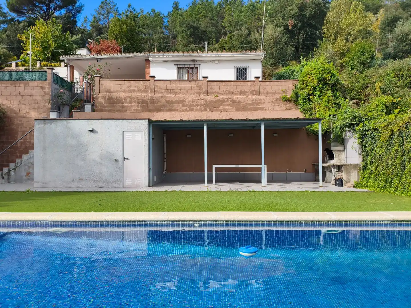 Villa mit Pool zum Verkauf in Garbi 10