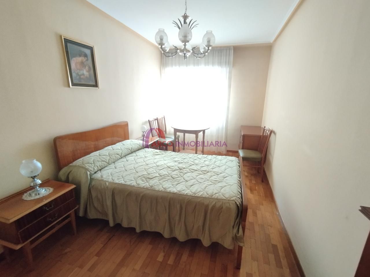 Dormitori de Pis en venda en Burgos Capital amb Calefacció i Terrassa