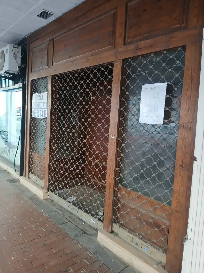 Local comercial de lloguer a Calle Rodríguez Acosta, imagen 2