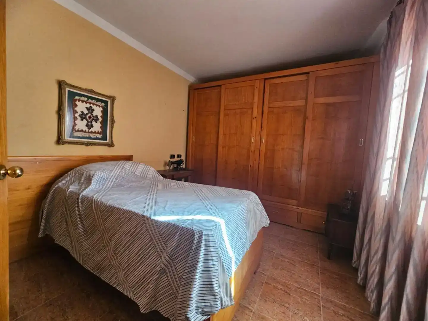 Dormitori de Casa o xalet en venda en Navahermosa amb Aire condicionat, Piscina i Balcó