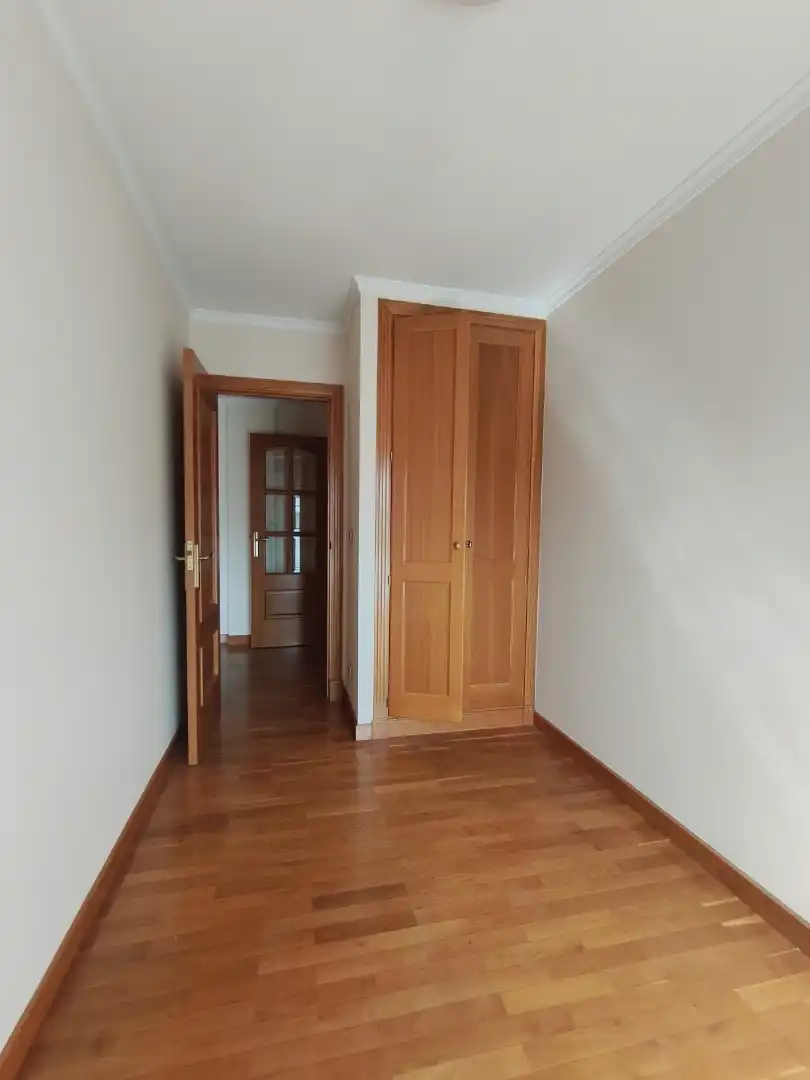 Wohnung zur Miete in A Coruña Capital  mit Heizung, Parkett und Ofen