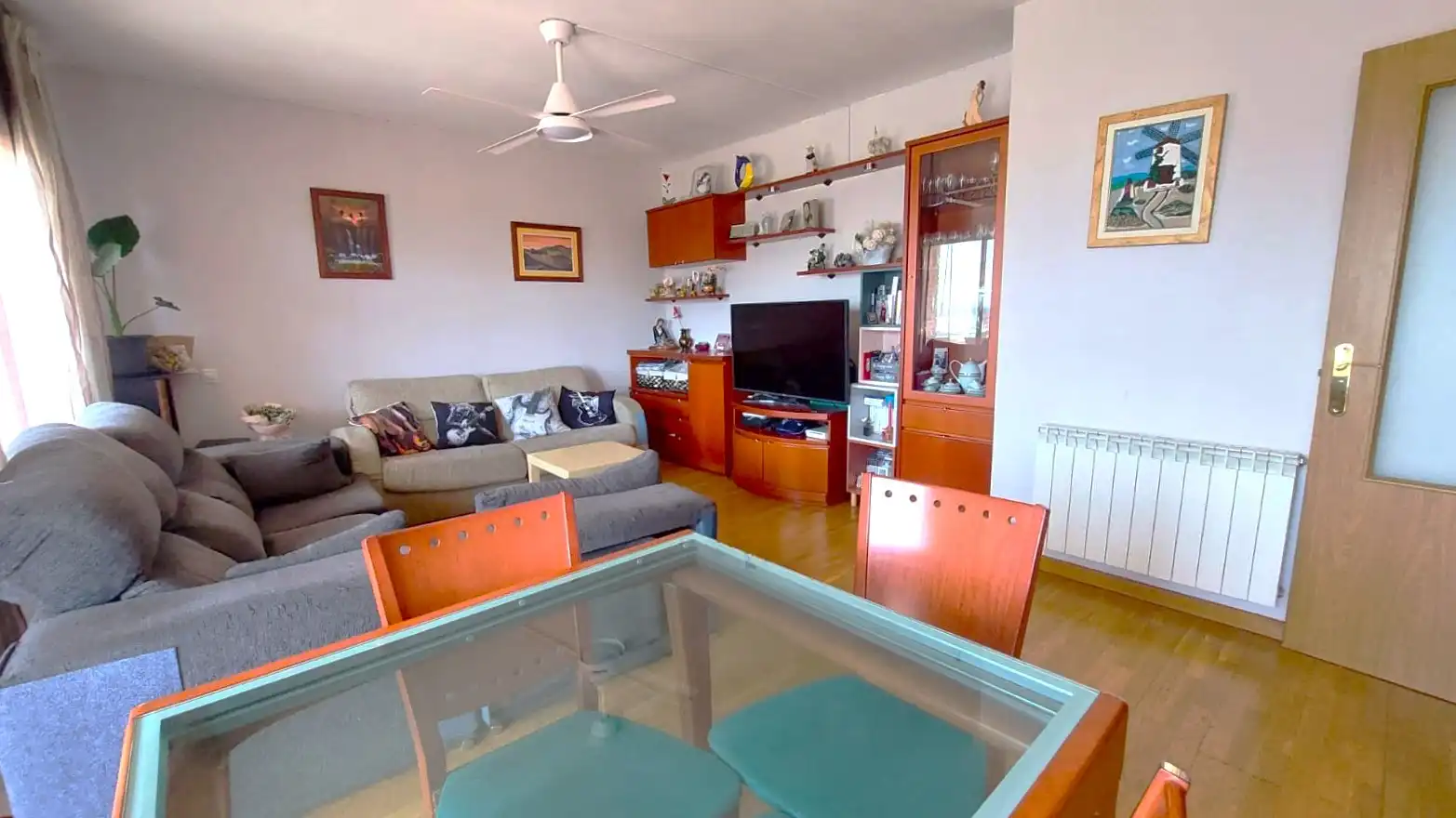 Sala d'estar de Pis en venda en Terrassa amb Calefacció, Parquet i Terrassa