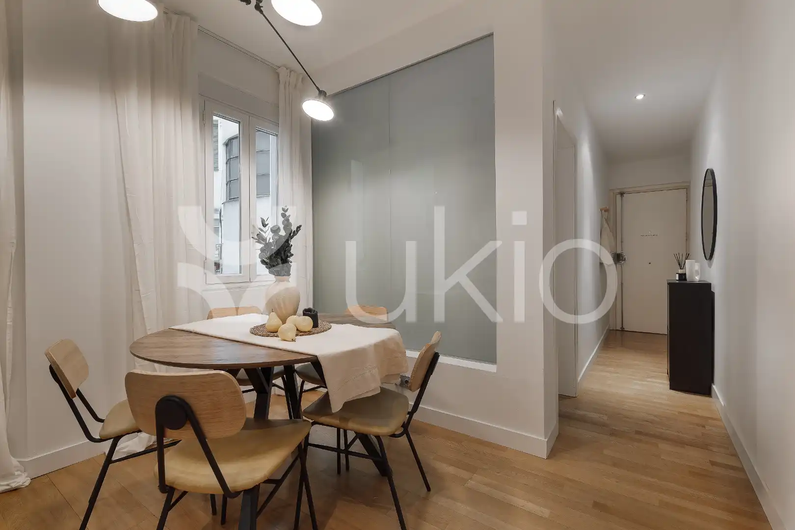 Comedor de Apartamento de alquiler en Madrid con Aire acondicionado, Calefacción y Amueblado