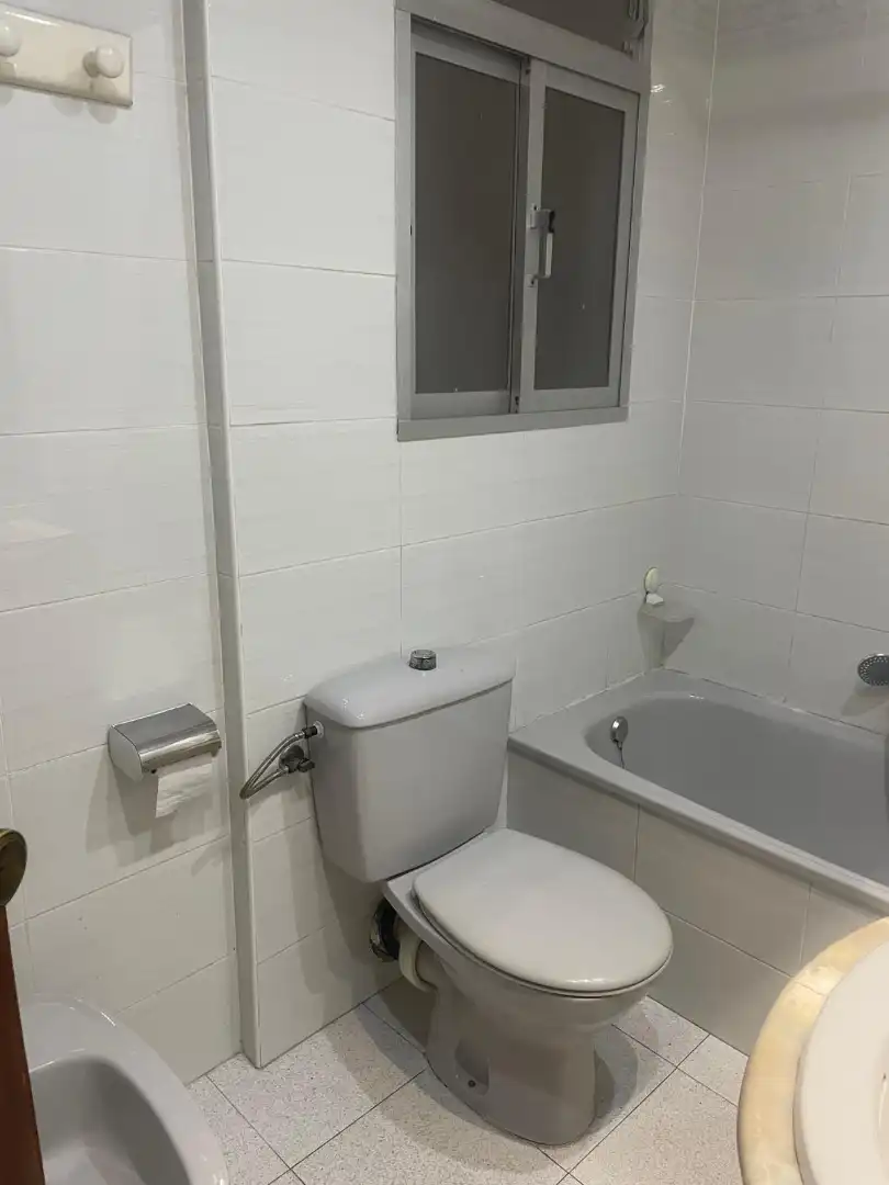 Badezimmer von Wohnung zum Verkauf in Valencia mit Klimaanlage, Möbliert und Ofen