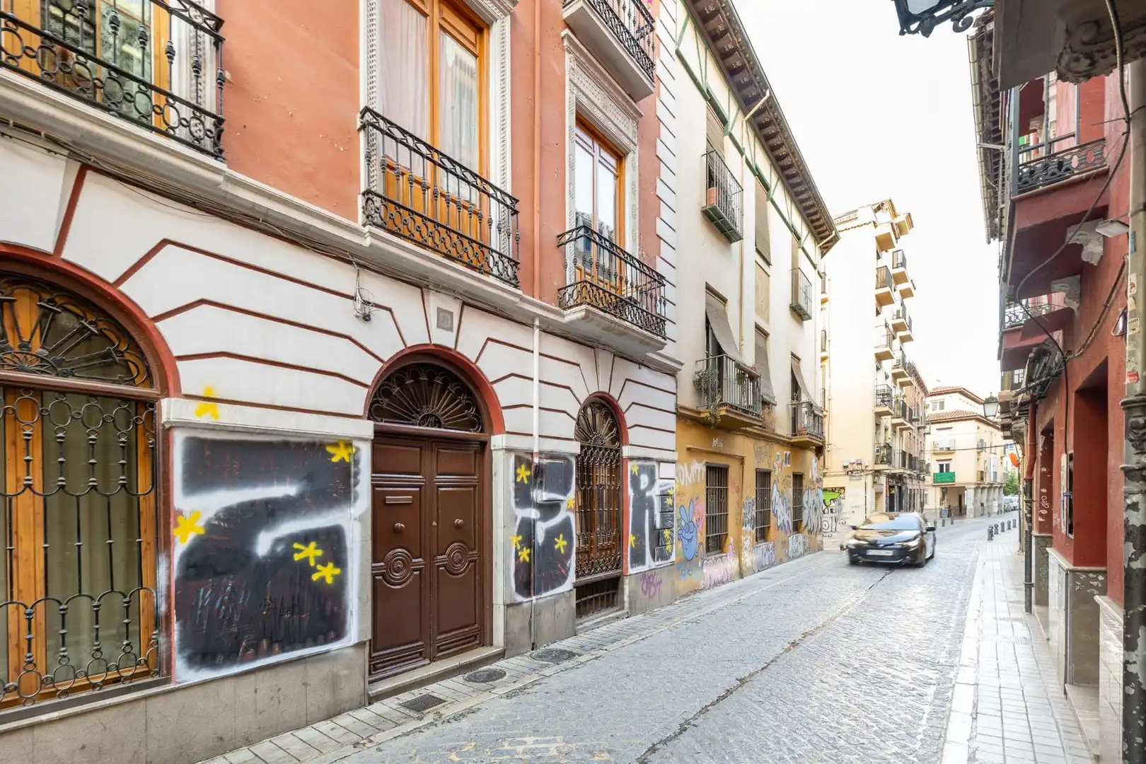 Exterior view of Flat for sale in Granada  with Air Conditioner, Heating and Parquet flooring