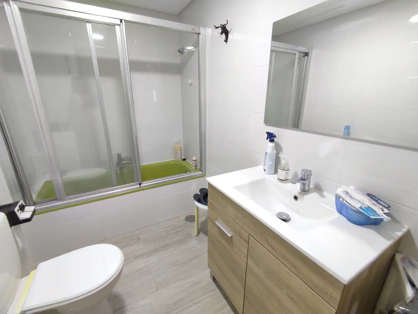 Badezimmer von Wohnung zur Miete in Torremolinos mit Klimaanlage, Heizung und Terrasse